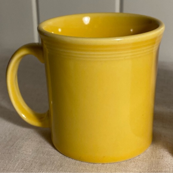 Vintage HLC Fiesta USA yellow MUG SET wide D handle 2 MUGS fiesta ware - Picture 16 of 16